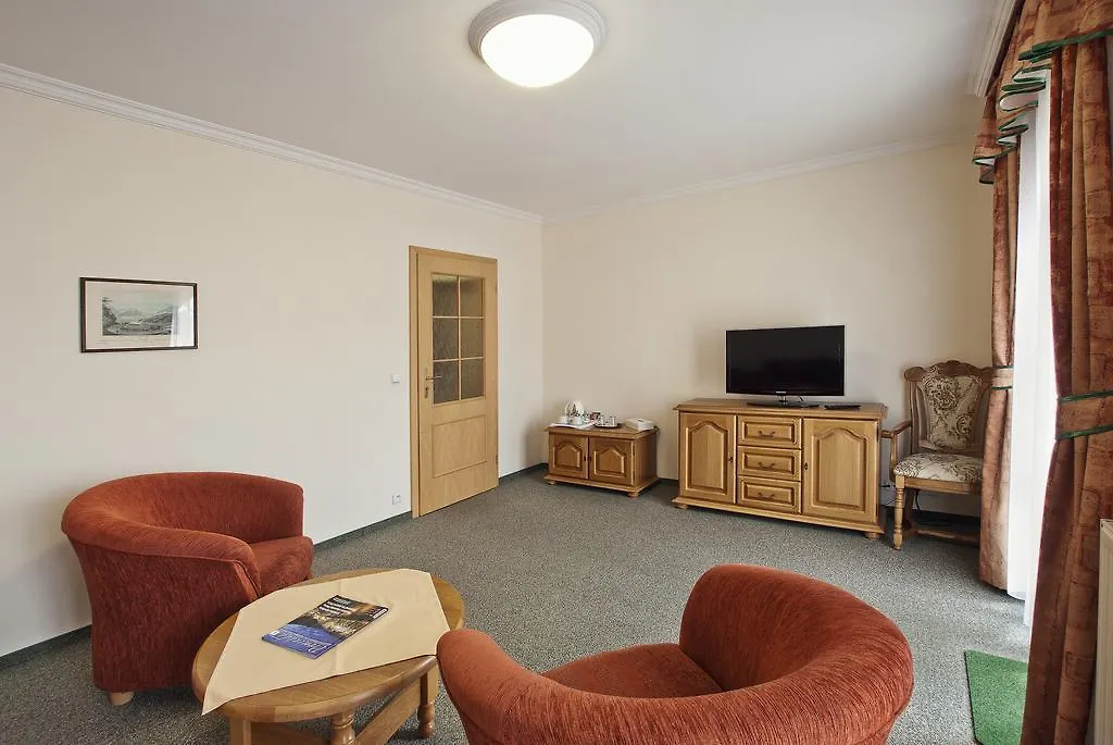 *** Konukevi Villa Rosa Karlovy Vary Çek Cumhuriyeti